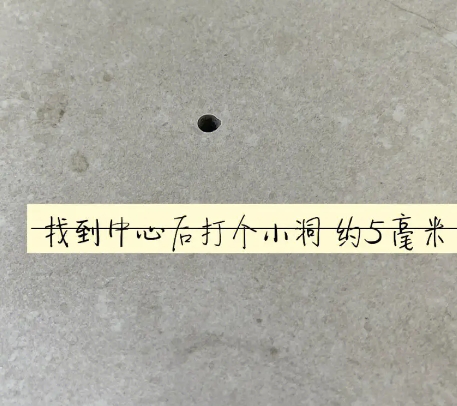 永仁瓷砖空鼓维修公司专业解答在瓷砖铺贴过程中，如果砂料搅拌不均匀，将会带来以下问题